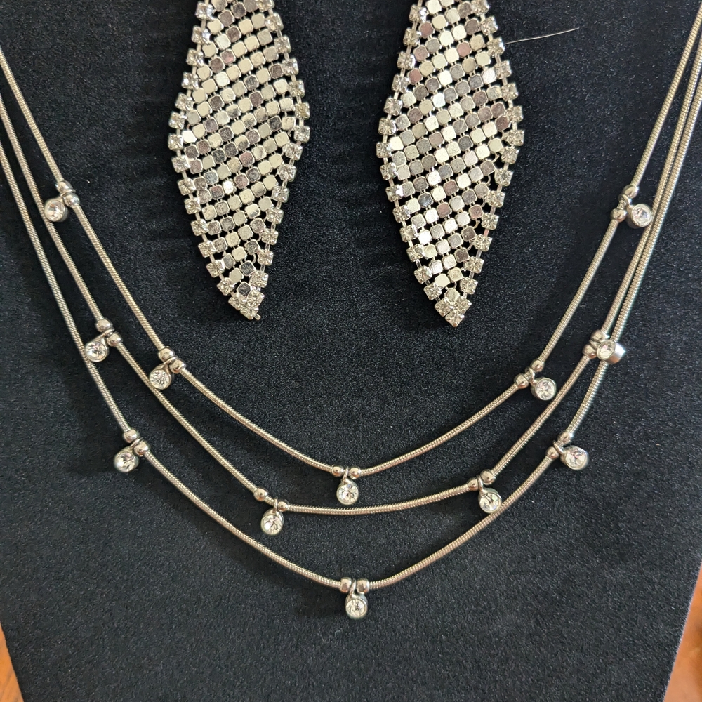 Elegant Silver Mesh Earrings and Necklace Set